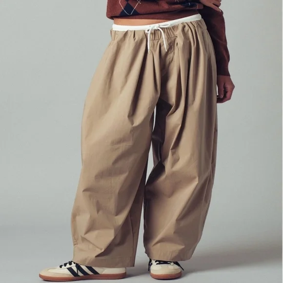 NEW! Urban Daisy Contrast Waist Cocoon Leg Khaki Pants, Women's Size’s S,M & L - Picture 6 of 9